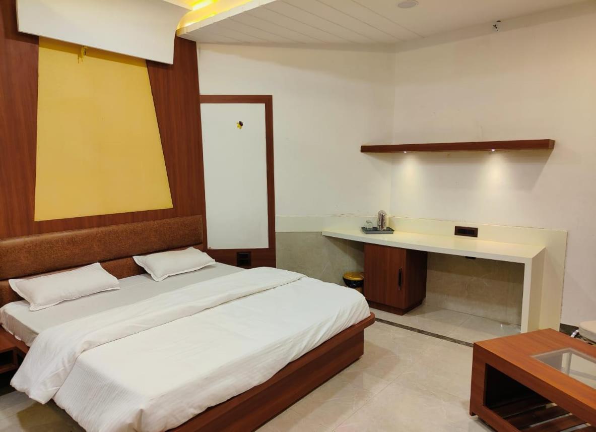 Krishnam Resort Jabalpur Exterior photo