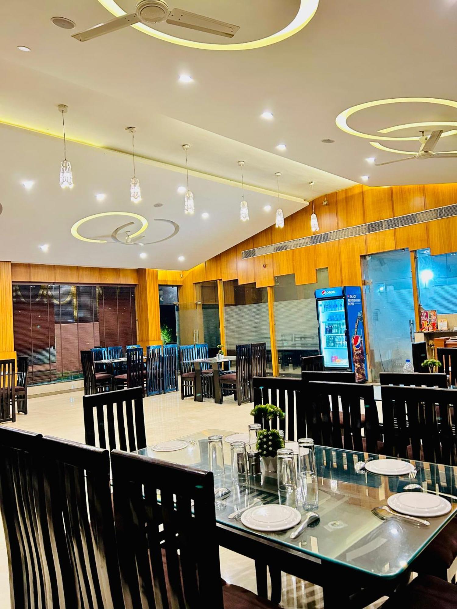 Krishnam Resort Jabalpur Exterior photo